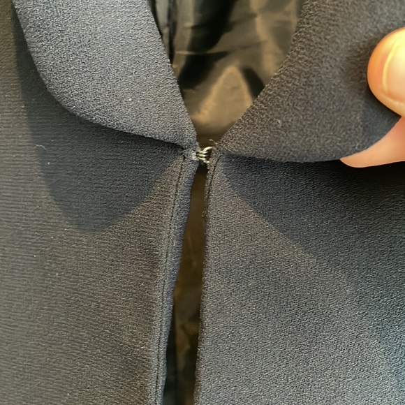 Tahari Arthur S Levine Dark Navy Blazer size 6 - Picture 4 of 7